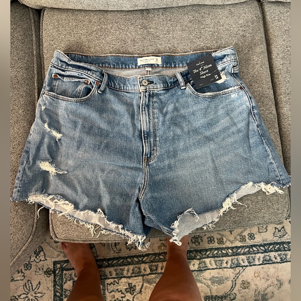 Curve Love 4” Mom Short High Riss